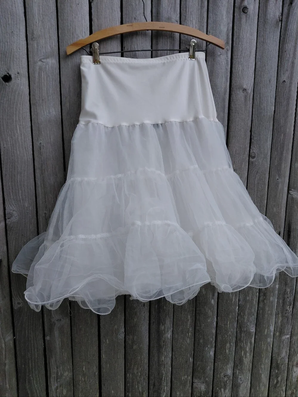 Grace Karin white mesh volumonous ruffle petticoat skirt layer M